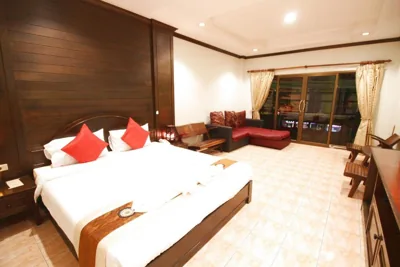 발코니가 있는 더블룸 — Baan Veerakit Hotel